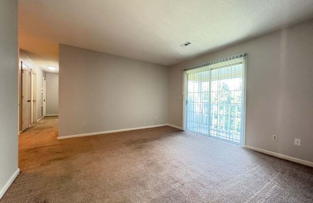 2 Bedroom, 1 Bathroom Condo in Greensboro! Gallery 4