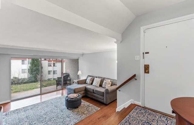14448 PARKVALE ROAD Gallery 4