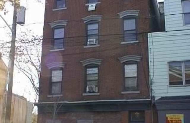 387 MONMOUTH ST - 387 Monmouth Street, Jersey City, NJ 07302