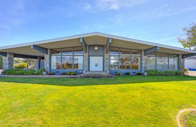 Luxury Living with Stunning 360-Degree Views  Private Pool Retreat photos photos
