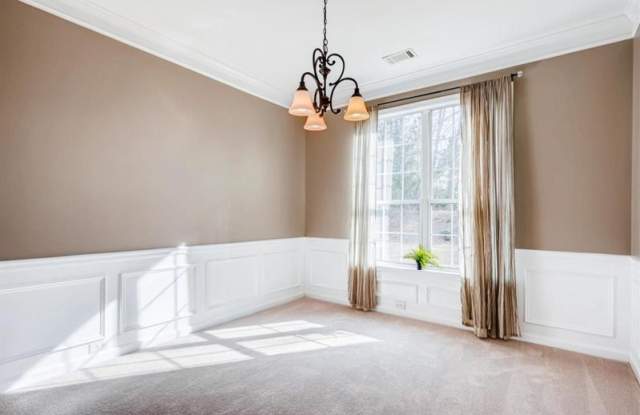 2175 Westwind Drive Gallery 3