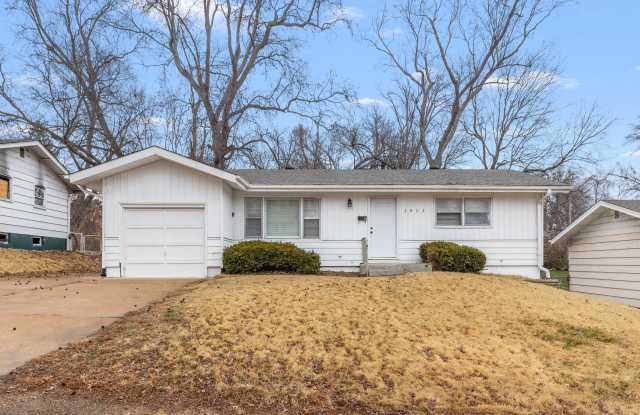 1011 Renshaw Dr photos photos