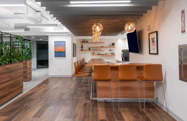 660 Washington Gallery 3