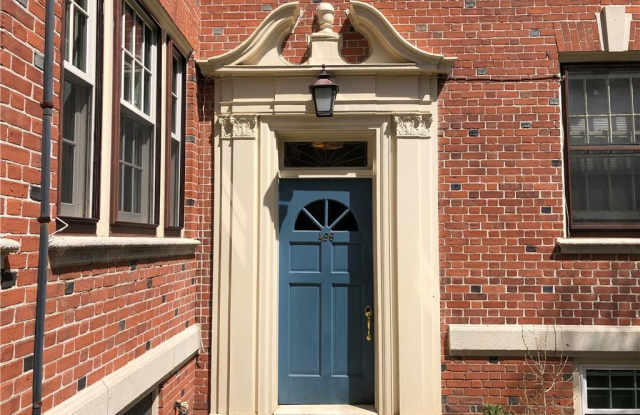 496 Whitney Avenue Gallery 4