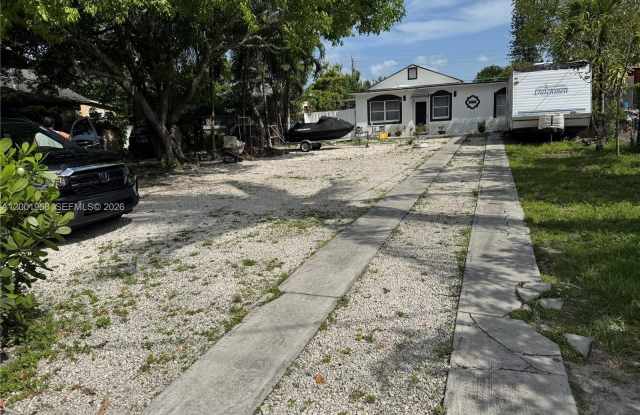 3175 NW 27th St photos photos