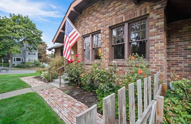 3 bed/ 2 bath South Hill Home - 205 East 9th Avenue, Spokane, WA 99202