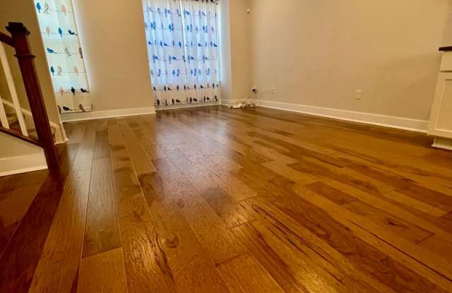 Luxurious 3-Bed Townhome in Spring City with One-Car Garage! Available Late November! Gallery 4
