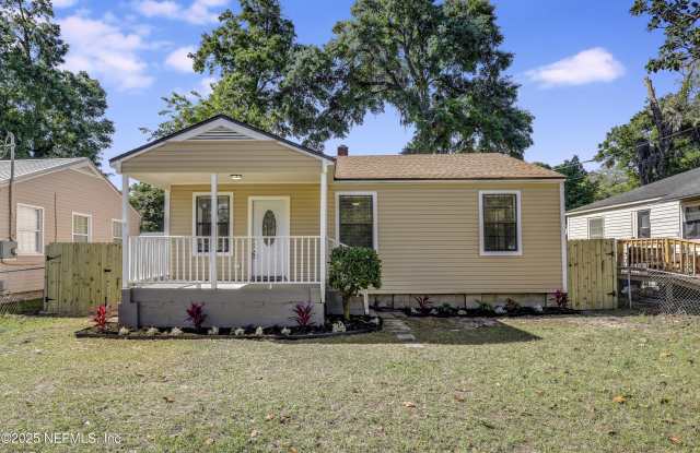 5246 SUNDERLAND Road photos photos