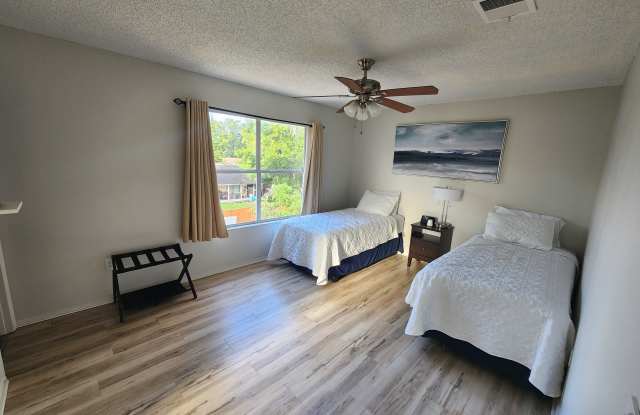 13701 Glasser Ave photos photos