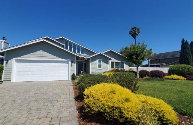 Beautifully updated Bel Marin Keys 3x2.5 Single-family home photos photos