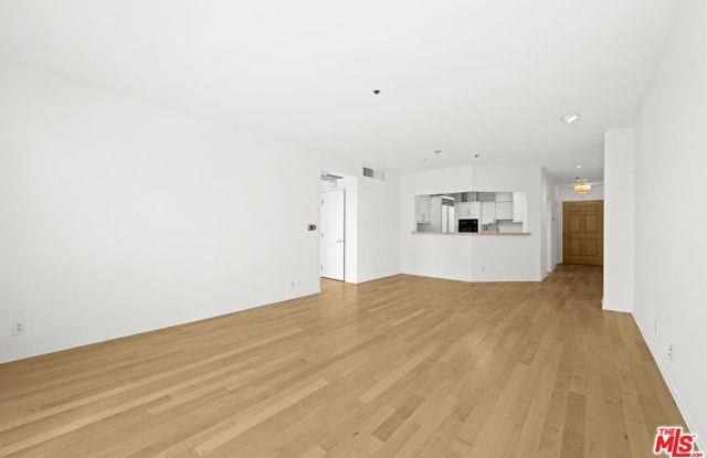 10724 Wilshire Boulevard photos photos