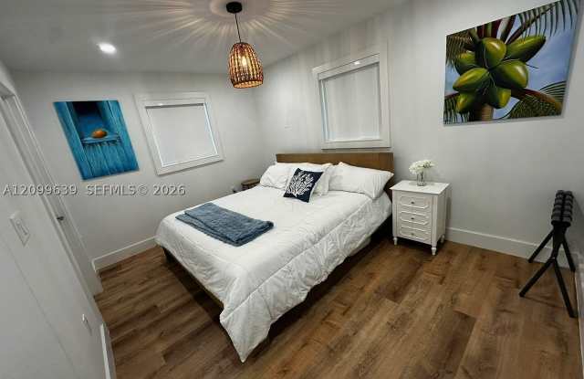 179 Azalea St Gallery 2