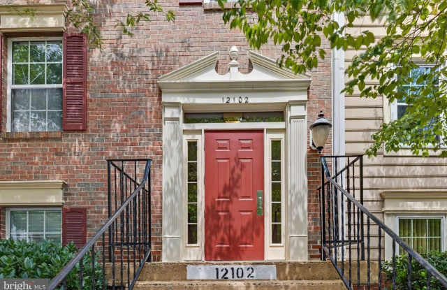 12102 GREEN LEAF CT #201 Gallery 2