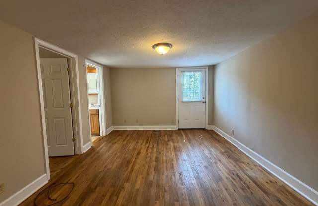 Charming 3-Bedroom, 2-Bath House with Detached Garage on west side of Athens, GA Gallery 4
