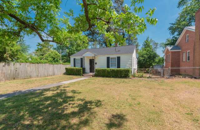 Section 8 OK $1,120 - 3 bed/1 bath home for rent off Milledge Road, fenced back yard! Gallery 1