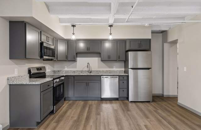 321 6th Street East Gallery 3