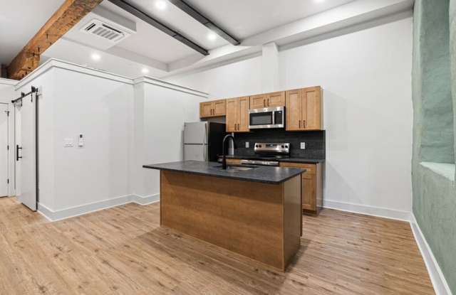 201 Leverington Avenue - 101 photos photos