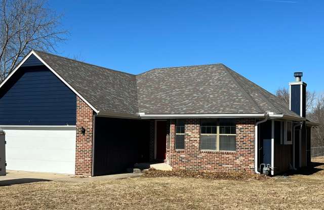 505 Mallory Court - 505 Mallory Court, Warrensburg, MO 64093