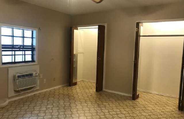 201 East Dullnig Court Gallery 2
