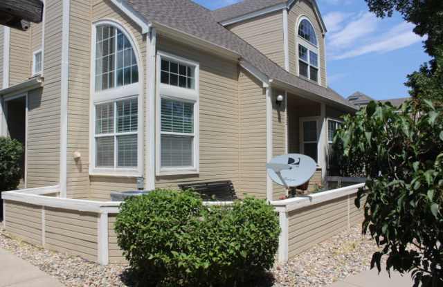 Gorgeous 2 Story End Unit in Lakewood! photos photos