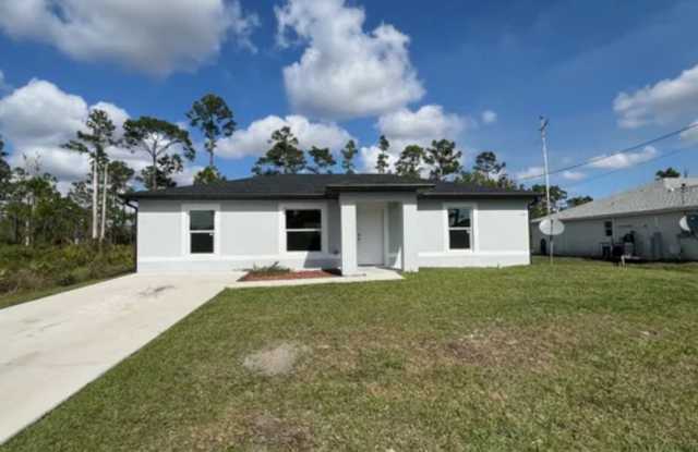 ASK US ABOUT FREE RENT- MOVE IN READY-3br 2ba Single Family home in a Great Location! photos photos