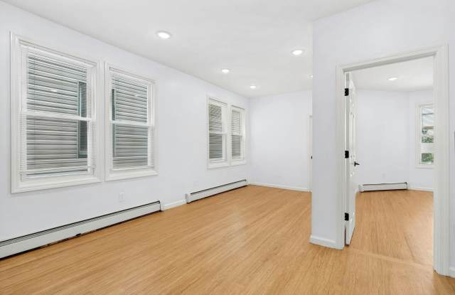 344 DANFORTH AVE Gallery 3