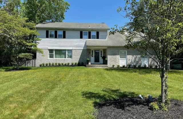 81 Hollywood Avenue photos photos