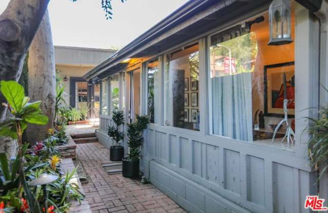 2120 HYPERION Avenue Gallery 2