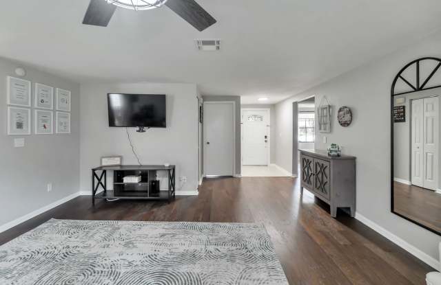 12447 Mondragon Drive Gallery 3