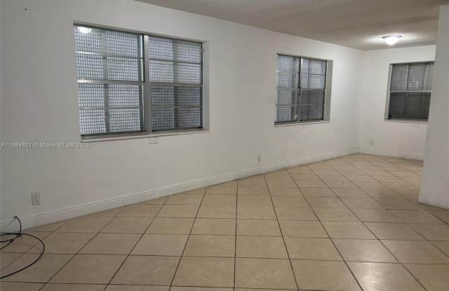 2415 Lincoln St - 2415 Lincoln Street, Hollywood, FL 33020