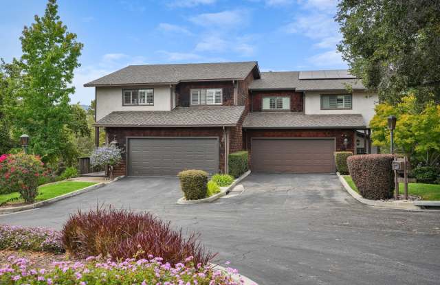 9 Carriage Ct Gallery 1