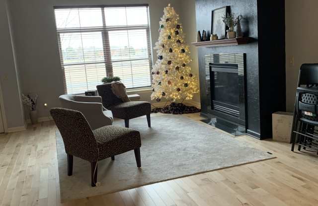 12256 Lakeview Drive North Gallery 4