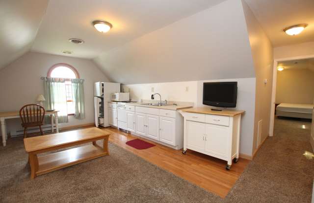 Garage apartment located close to area shopping and dining. photos photos