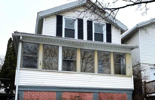 136 Lyndhurst St - 136 Lyndhurst Street, Rochester, NY 14605