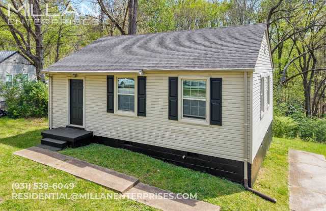 Charming 2BR Cottage Near Downtown Clarksville Gallery 3