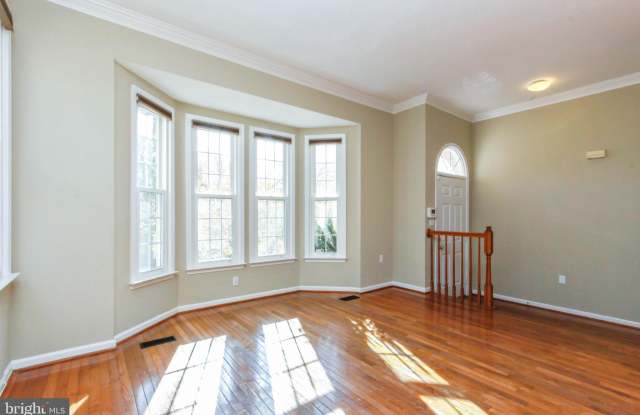 9143 CARRIAGE HOUSE LANE Gallery 2