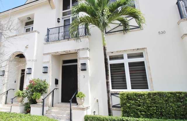 530 Valencia Ave photos photos