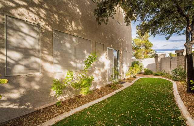 Charming Silverado Ranch Home with Spacious Loft in Gated Community! Gallery 4