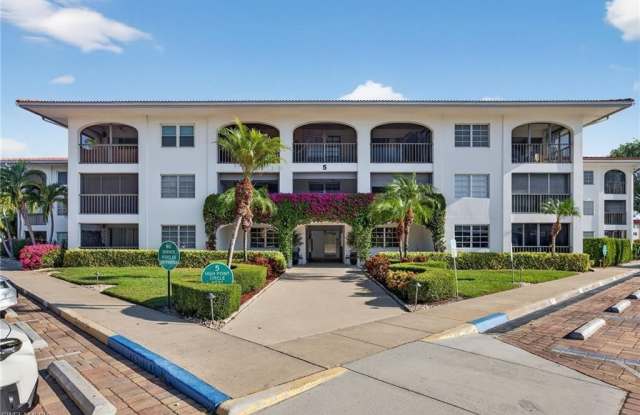 5 High Point Cir W unit: 303 photos photos