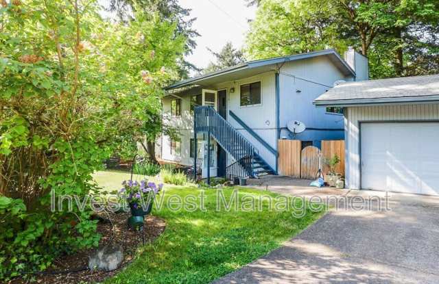 2616 E 18th Street - 2616 East 18th Street, Vancouver, WA 98661