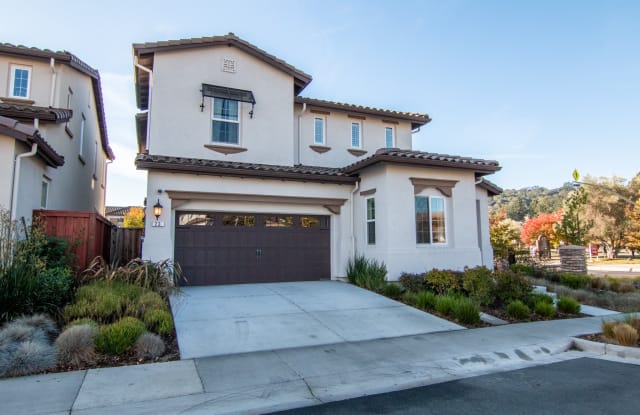 23 Kendall Cir - 23 Kendall Circle, Moraga, CA 94556