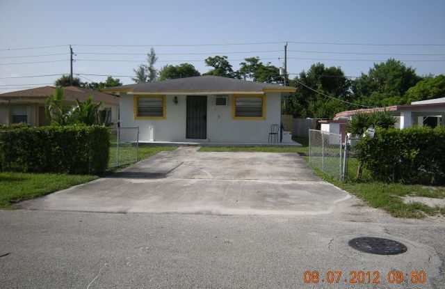 Large 3-2 house in Oakland Park photos photos