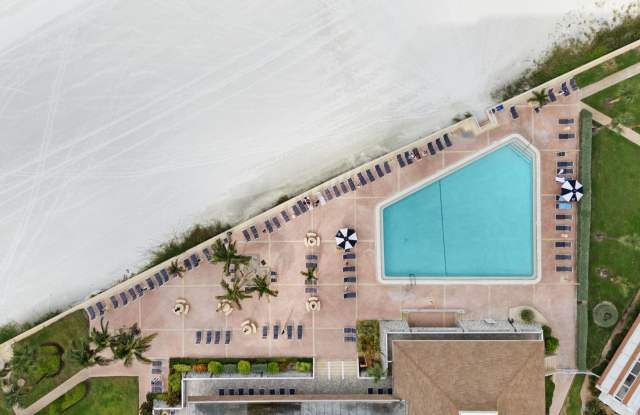 Spacious 2-Bedroom Waterfront Condo in Redington Shores – Long-Term Rental! Gallery 4