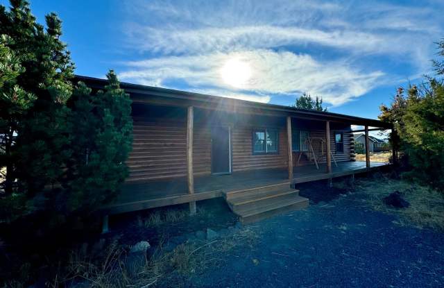 3BR 2BA Private Oasis on Acreage in Terrebonne Gallery 3