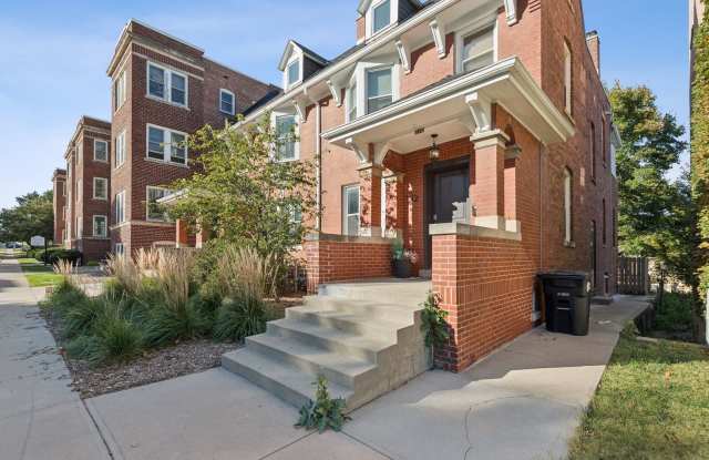 Historic Charm Meets Modern Living in This Prime Location Townhome!! - 514 South 31st Street, Omaha, NE 68105 Historic Charm Meets Modern Living in This Prime Location Townhome!! - 514 South 31st Street, Omaha, NE 68105