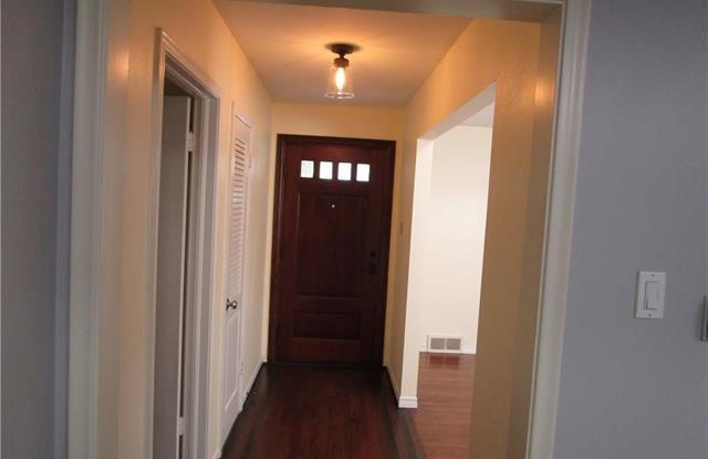 5336 Ridgelawn Drive Gallery 4