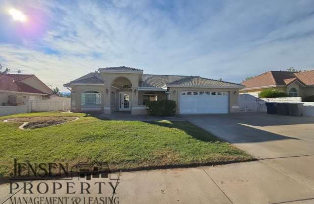4 Bedroom 2 Bath Home in St. George-New Carpet and Paint Gallery 1