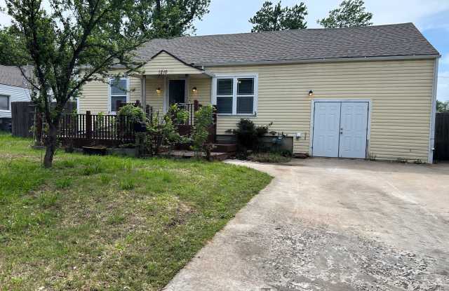 1210 S Fulton Ave photos photos