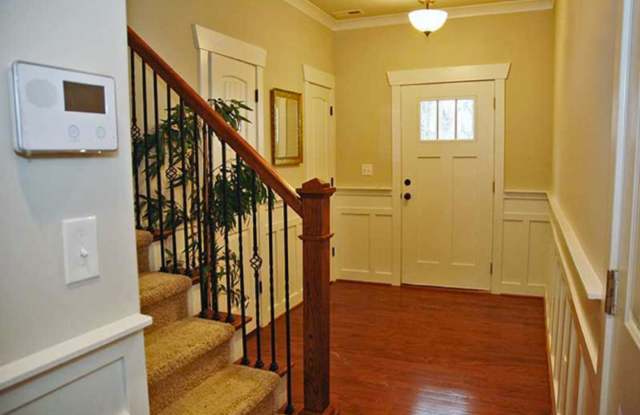 Detached Single Family Near Towne Center VB Gallery 3