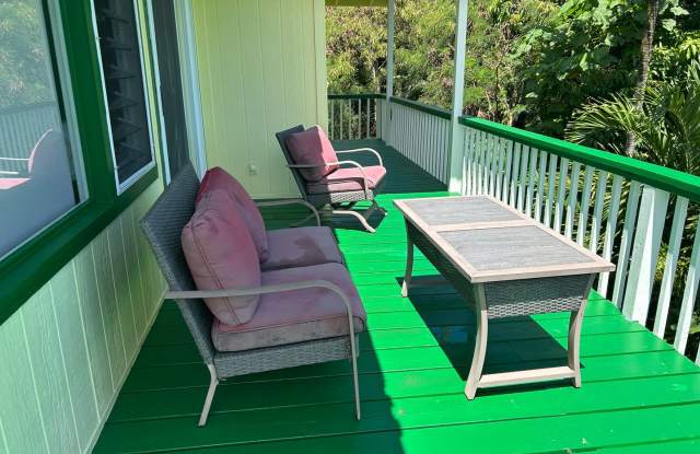 Kaneohe Bay Views 2 bedroom 1 bath home Gallery 4
